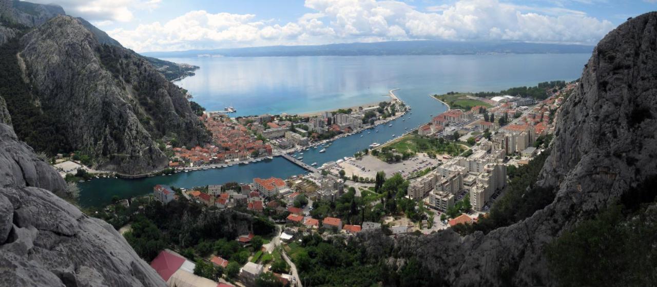 Apartment Zizi Omiš Dış mekan fotoğraf